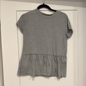 Chic Heather Gray Ruffle Hem Short Sleeve Top